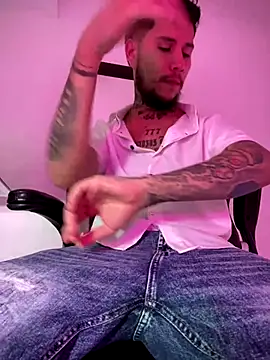 Junihn0 online show from 5, 10, 2025