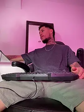 Junihn0 online show from 4, 10, 2025