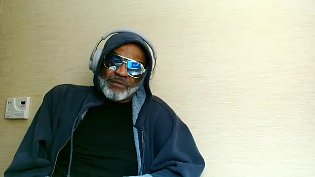 sinnernoir online show from 3, 3, 2026