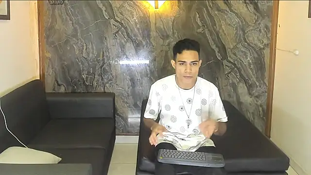 Duodreamhot online show from 18, 1, 2025