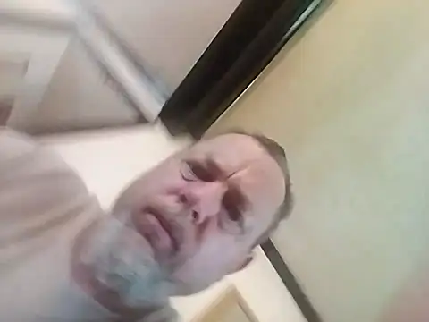 Snapshot of Rayc61 chatting on 12, 4, 2026 Rayc61 online show from 12, 4, 2026