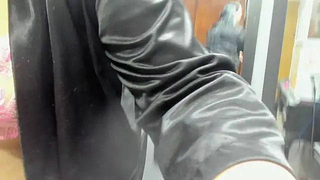 PENELOPELEWISs online show from 11, 3, 2026