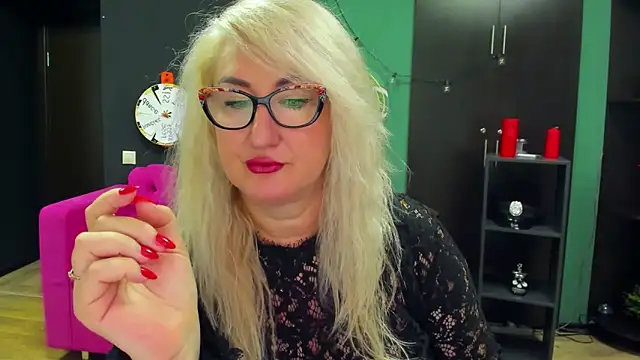 ChristyBrooks online show from 20, 9, 2025