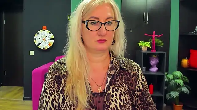 ChristyBrooks online show from 6, 3, 2025