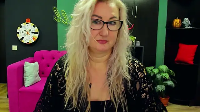 ChristyBrooks online show from 19, 3, 2025