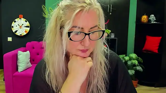 ChristyBrooks online show from 19, 3, 2025