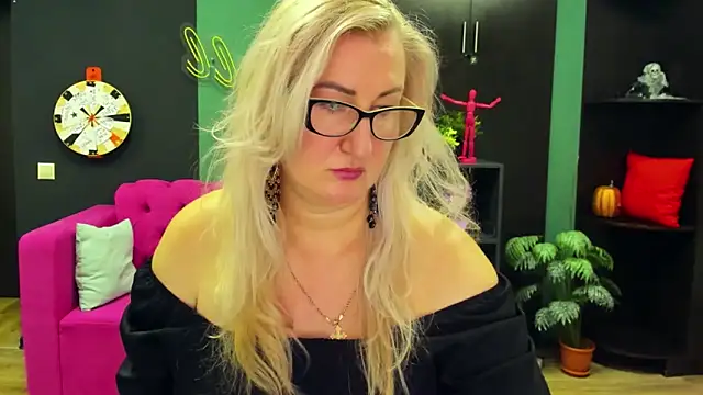 ChristyBrooks online show from 14, 3, 2025