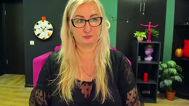 ChristyBrooks online show from 5, 3, 2025