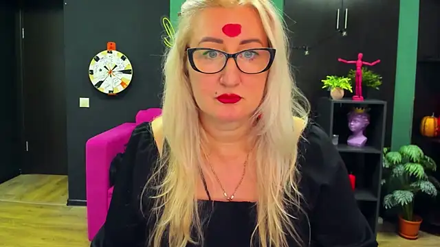 ChristyBrooks online show from 4, 3, 2025