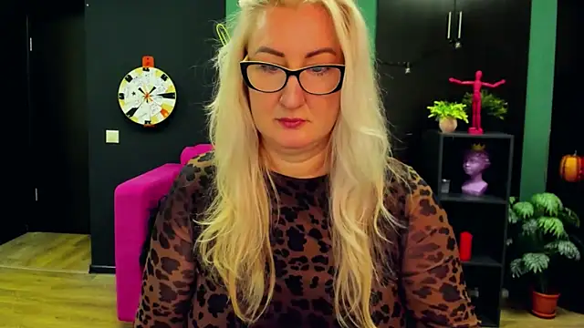 ChristyBrooks online show from 4, 3, 2025