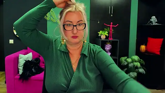 ChristyBrooks online show from 10, 3, 2025