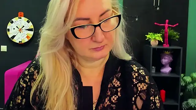 ChristyBrooks online show from 5, 3, 2025