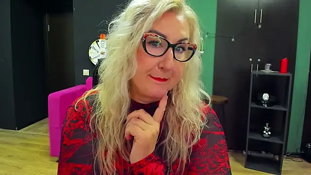 ChristyBrooks online show from 18, 9, 2025