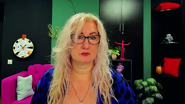 ChristyBrooks online show from 11, 3, 2025