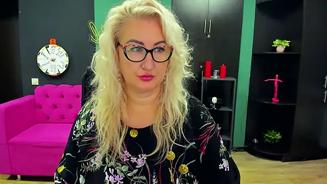 ChristyBrooks online show from 13, 10, 2025