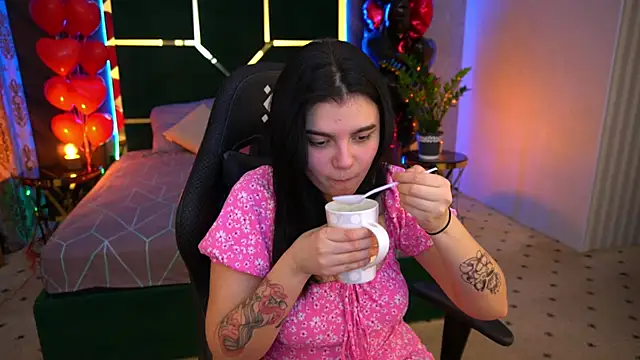 ShinyShyy online show from 23, 2, 2025