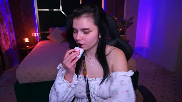 ShinyShyy online show from 3, 3, 2025