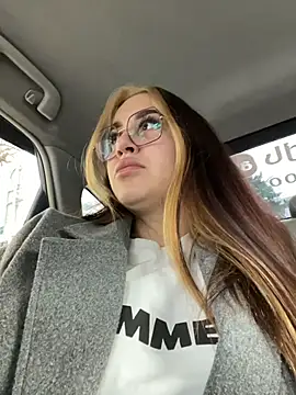 VikiDemi online show from 15, 12, 2025