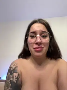 VikiDemi online show from 2, 3, 2025