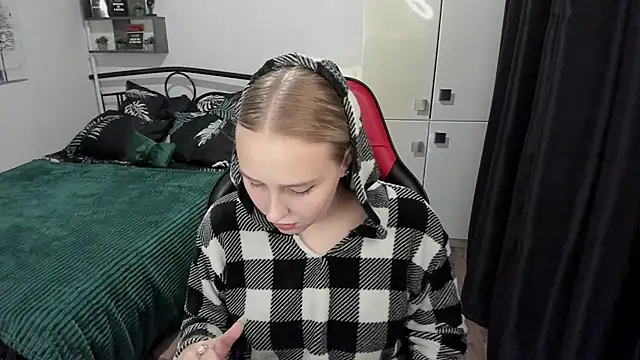 LinaTruly online show from 10, 9, 2025