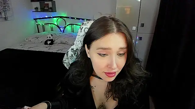 LinaTruly online show from 7, 11, 2025