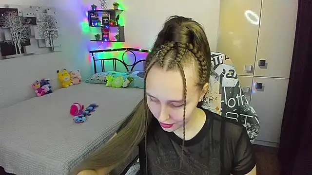 LinaTruly online show from 17, 4, 2026