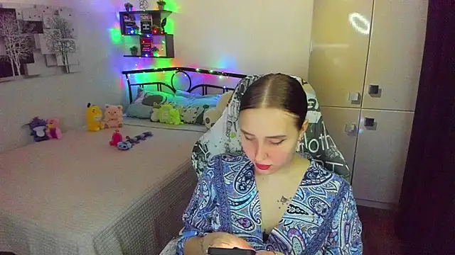 LinaTruly online show from 12, 3, 2026