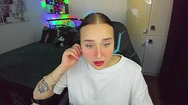 LinaTruly online show from 23, 2, 2026