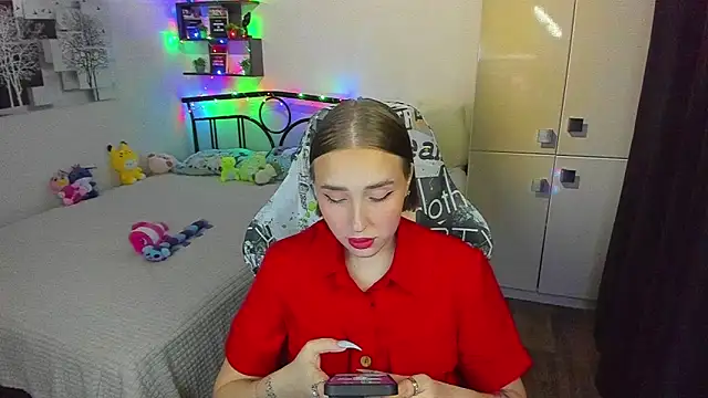 LinaTruly online show from 12, 5, 2026