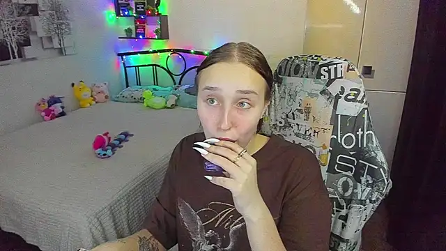 LinaTruly online show from 30, 4, 2026
