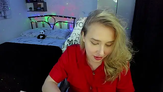 LinaTruly online show from 3, 11, 2025