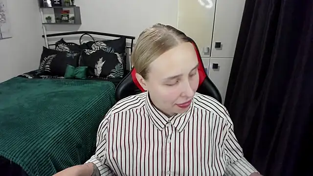 LinaTruly online show from 24, 9, 2025