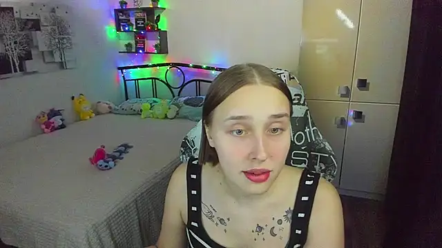 LinaTruly online show from 4, 5, 2026