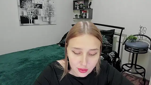 LinaTruly online show from 4, 2, 2025