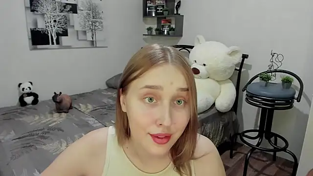 LinaTruly online show from 18, 3, 2025