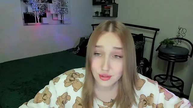 LinaTruly online show from 27, 2, 2025