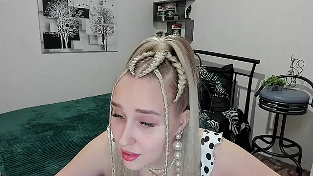 LinaTruly online show from 19, 2, 2025