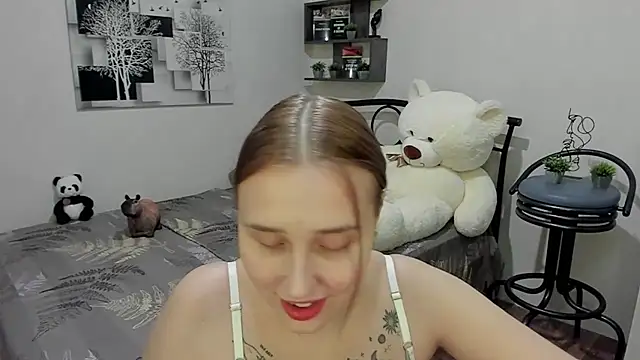 LinaTruly online show from 18, 3, 2025