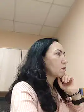 SweetBerryBella online show from 29, 1, 2025