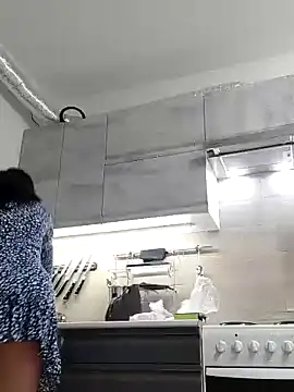 SweetBerryBella online show from 5, 2, 2025