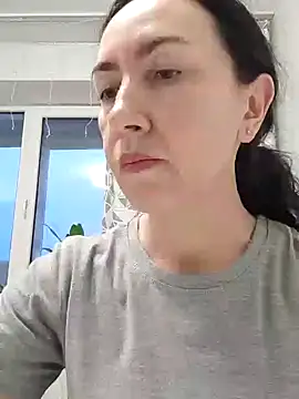 SweetBerryBella online show from 3, 2, 2025