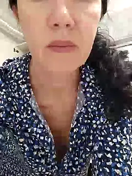 SweetBerryBella online show from 20, 1, 2025