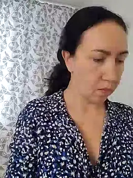 SweetBerryBella online show from 12, 3, 2025