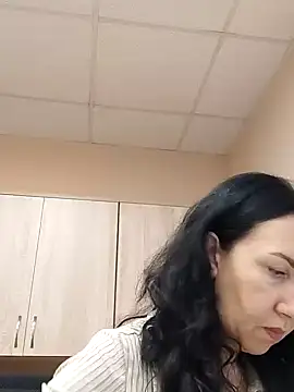 SweetBerryBella online show from 14, 1, 2025