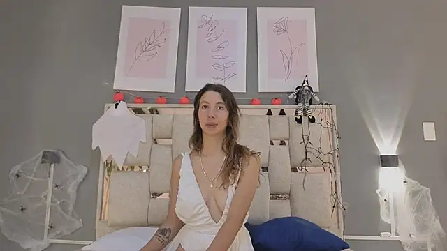 Snapshot of jolie_lov chatting on 29, 10, 2025 jolie lov online show from 29, 10, 2025