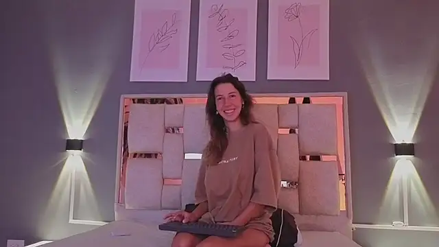 Snapshot of jolie_lov chatting on 10, 9, 2025 jolie lov online show from 10, 9, 2025