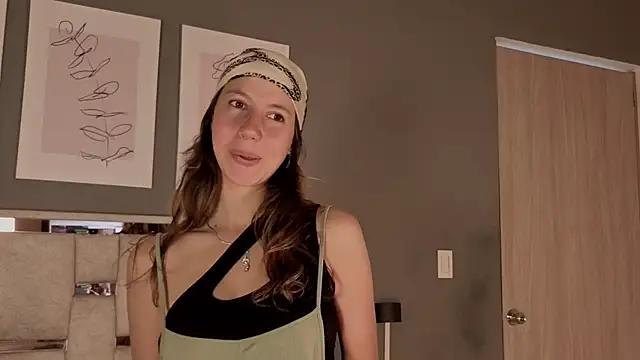 Snapshot of jolie_lov chatting on 19, 11, 2025 jolie lov online show from 19, 11, 2025