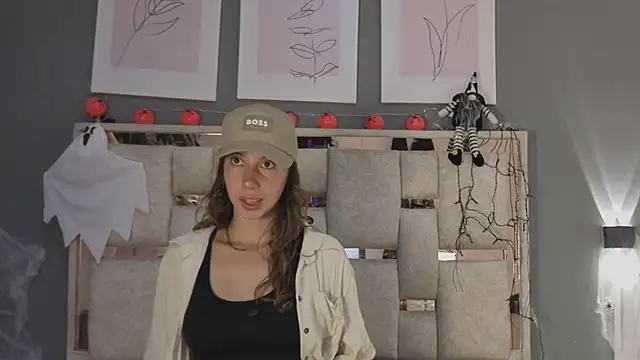 Snapshot of jolie_lov chatting on 27, 10, 2025 jolie lov online show from 27, 10, 2025