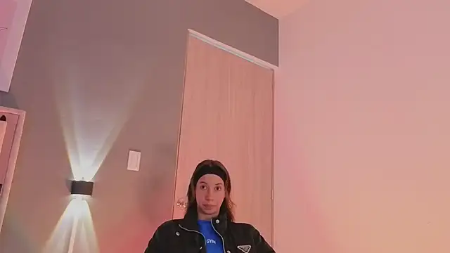 Snapshot of jolie_lov chatting on 18, 9, 2025 jolie lov online show from 18, 9, 2025