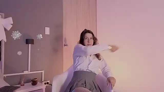 Snapshot of jolie_lov chatting on 28, 11, 2025 jolie lov online show from 28, 11, 2025